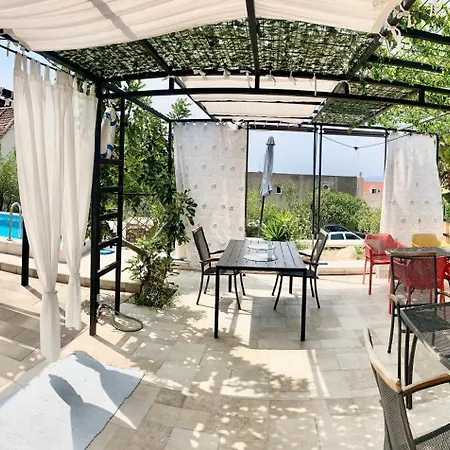 Summer Apartment